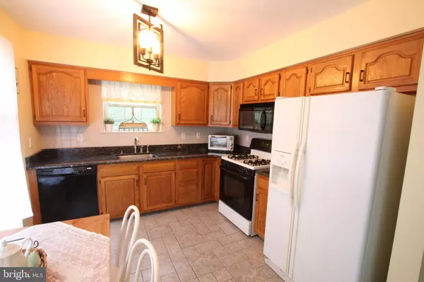 Mantua, NJ 08051,2 WOODSTREAM CT