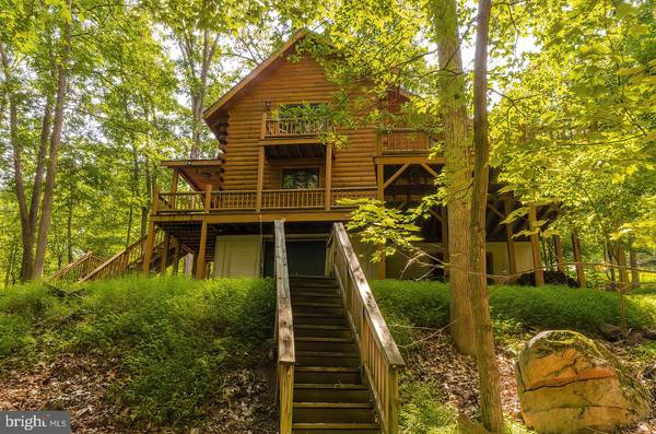 915 WILD APPLE LN, Paw Paw, WV 25434