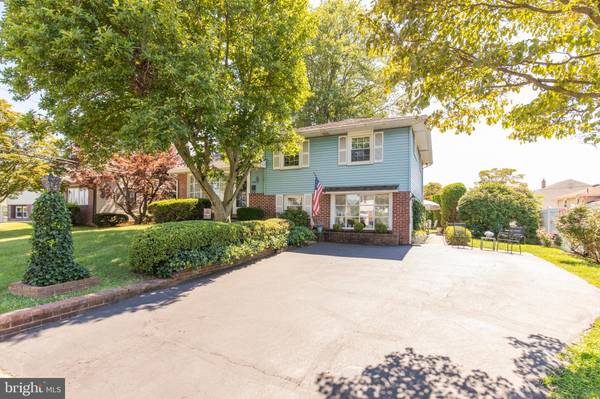 202 CARLTON DR, Broomall, PA 19008