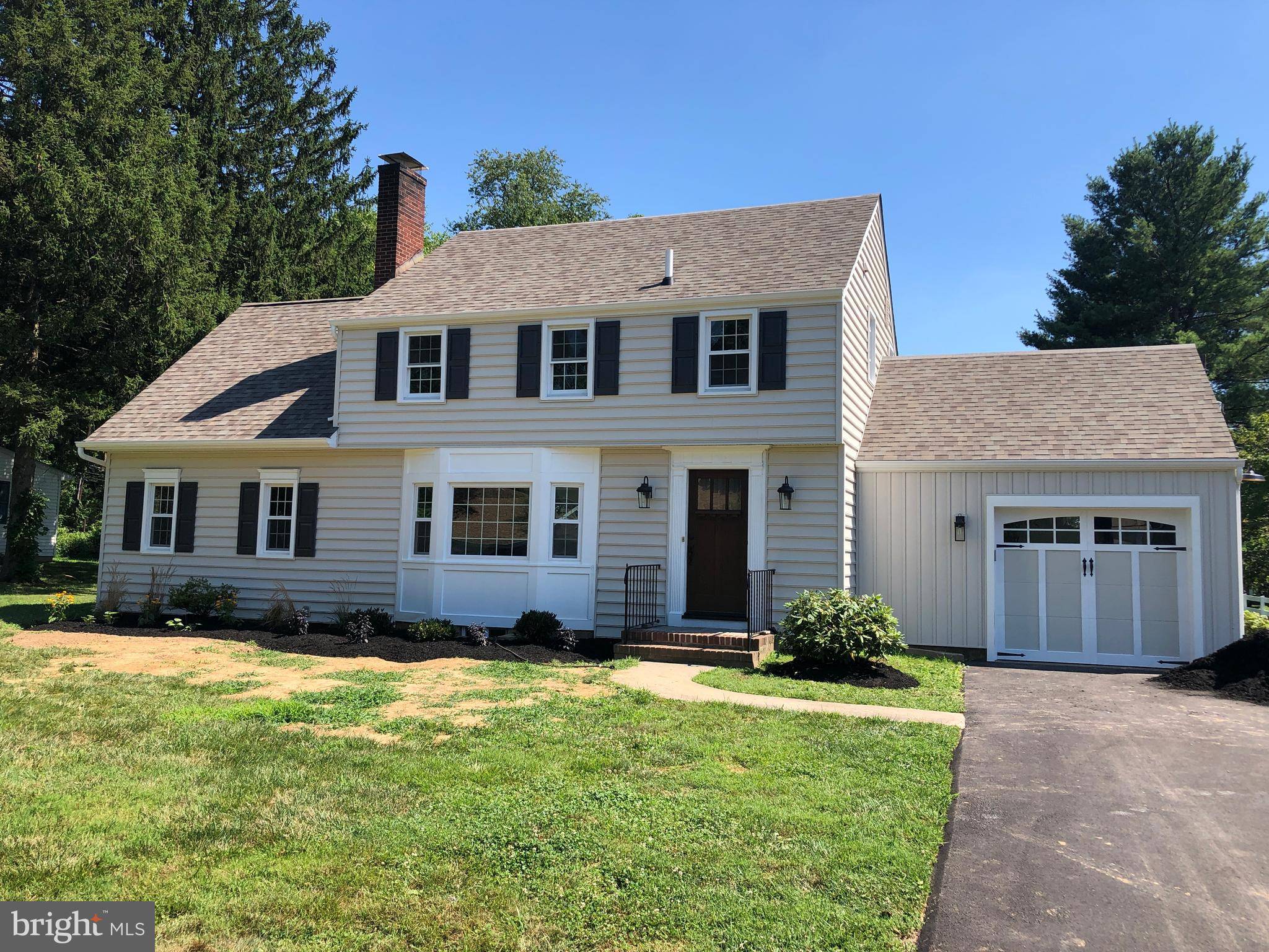 7 COLONIAL RIDGE DR, Yardley, PA 19067