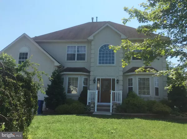 8 KINDLE CT, Clayton, NJ 08312