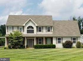 209 MOUNTAINTOP RD, Reinholds, PA 17569