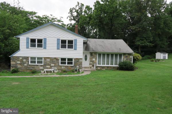 1812 OAKWYNNE RD, Huntingdon Valley, PA 19006