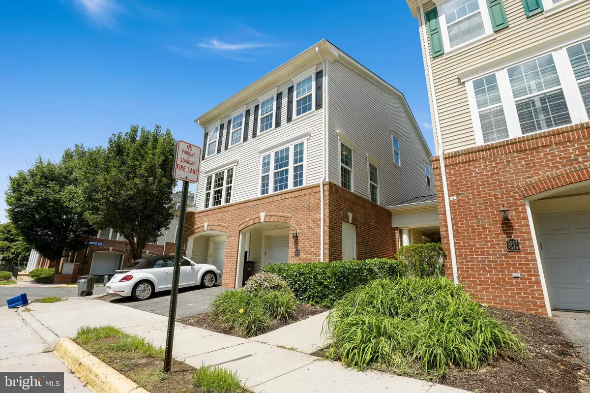 Alexandria, VA 22306,3546 HUNTLEY MANOR LN #137B