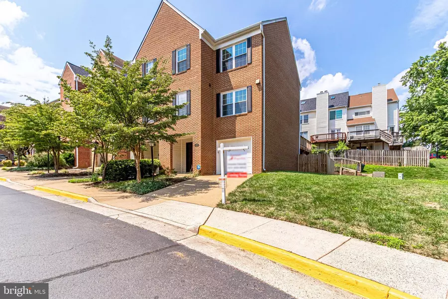 2100 DOMINION HEIGHTS CT, Falls Church, VA 22043