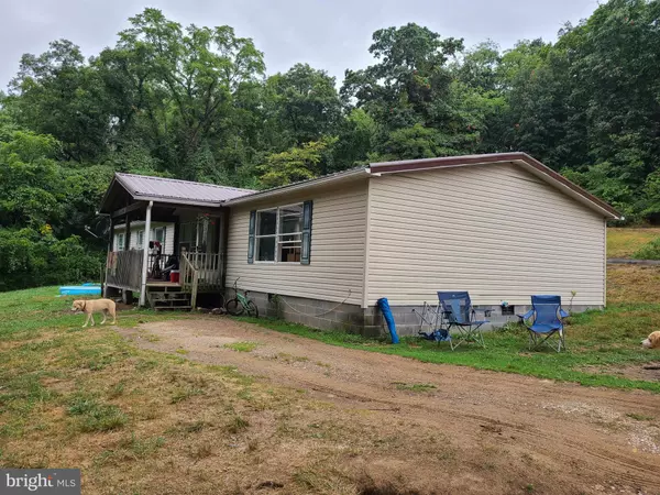 Moorefield, WV 26836,860 SHADE VALLEY RD