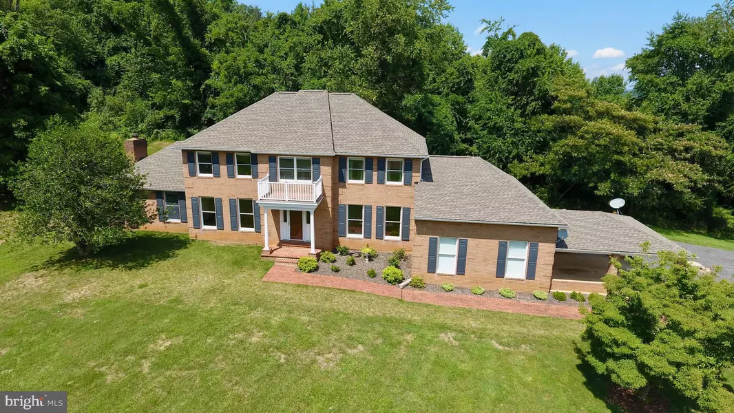 34226 WILLIAMS GAP RD, Round Hill, VA 20141