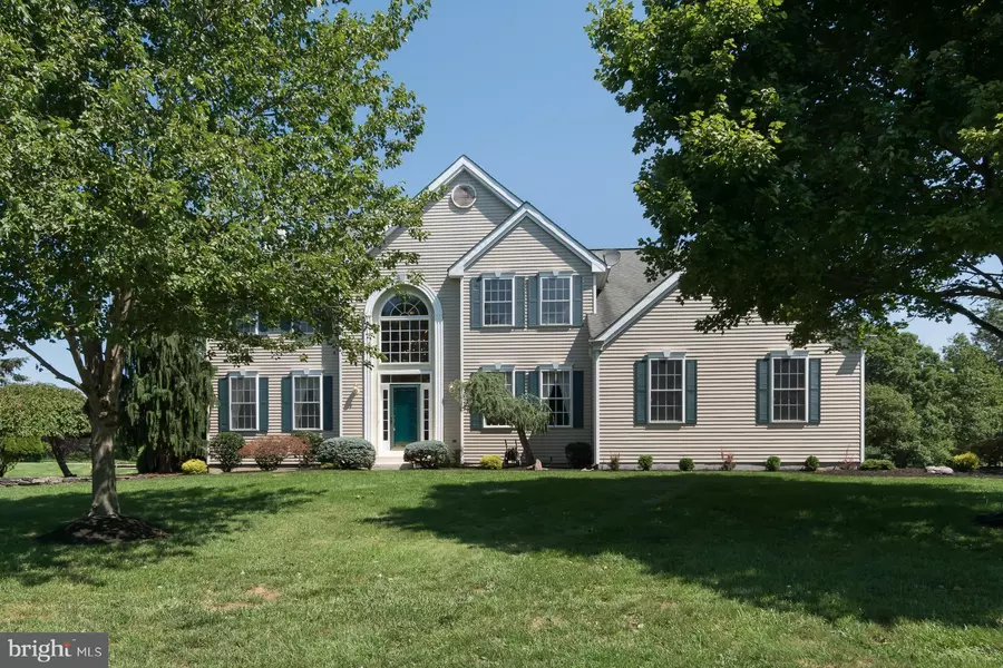 12 WALNUT CT, Cranbury, NJ 08512