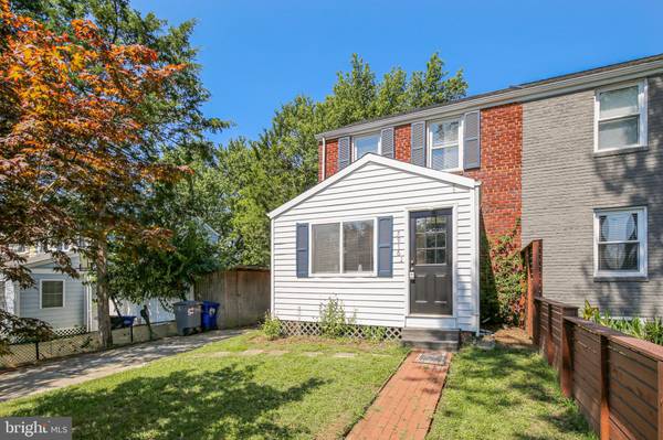 5916 WILLIAMSBURG RD, Alexandria, VA 22303