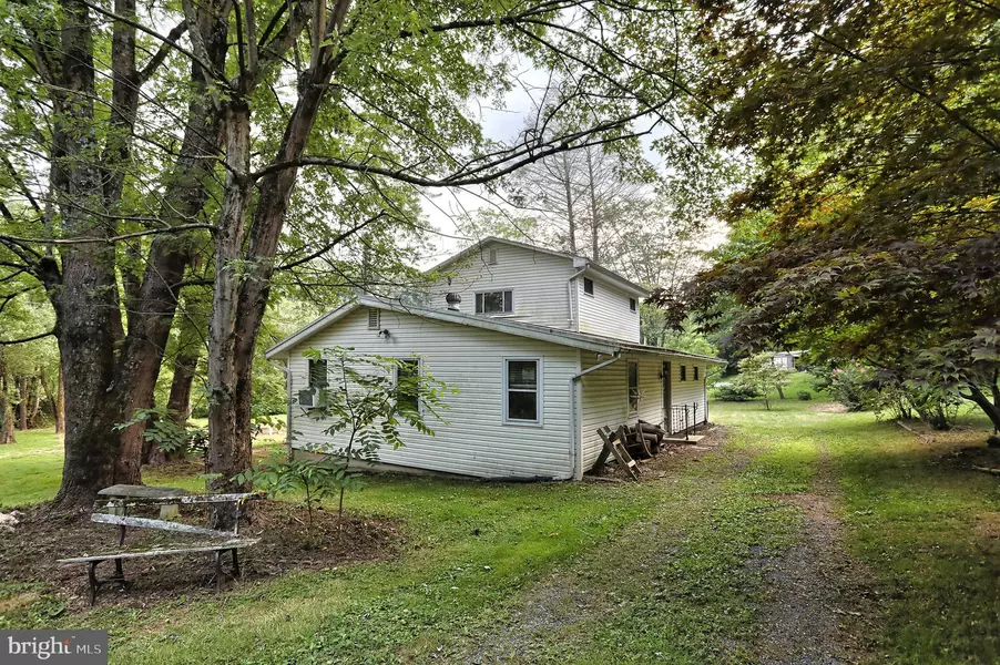 2226 LAKE DRIVE, Newmanstown, PA 17073