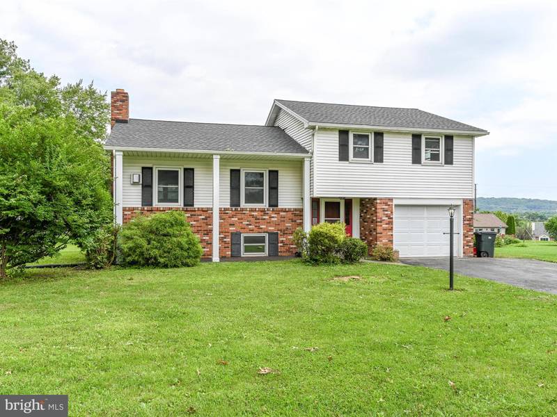 96 REINHOLDS RD, Reinholds, PA 17569