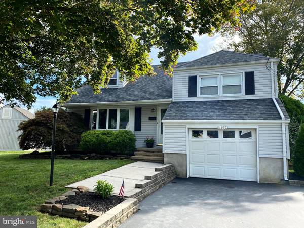 14 MIRY BROOK RD, Hamilton, NJ 08690