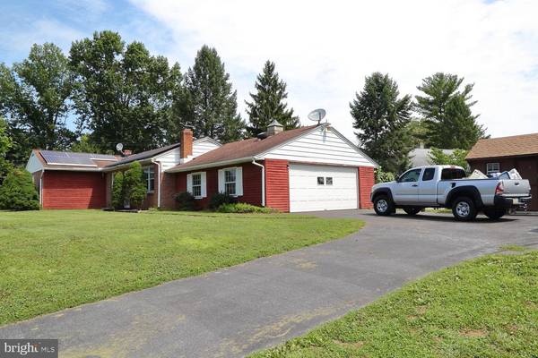 1701 BRIDGE RD, Lancaster, PA 17602