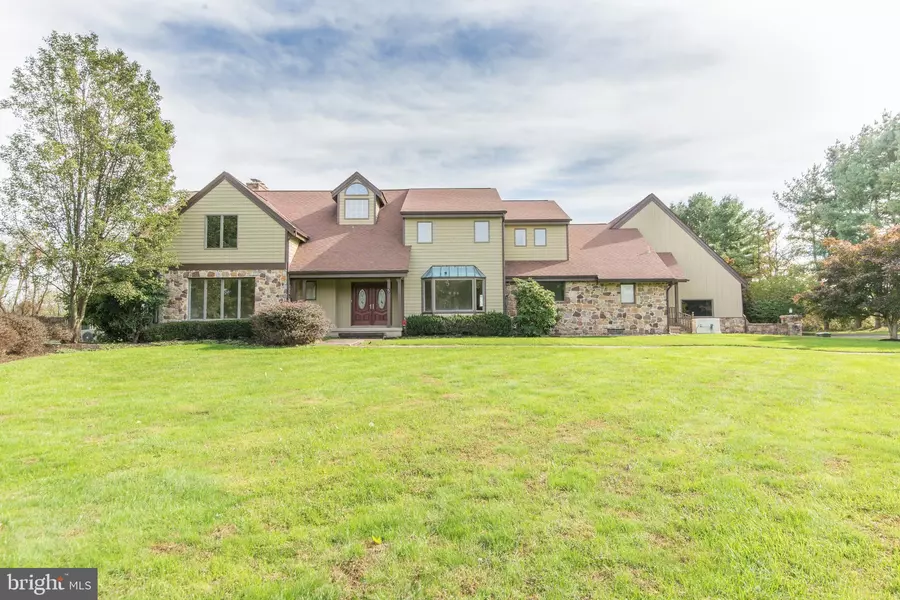 5 MOUNT VIEW CT, Newtown, PA 18940