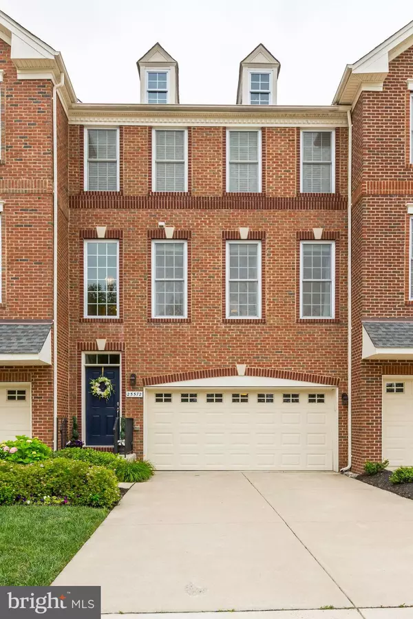 25572 CREEKMORE TER, Chantilly, VA 20152