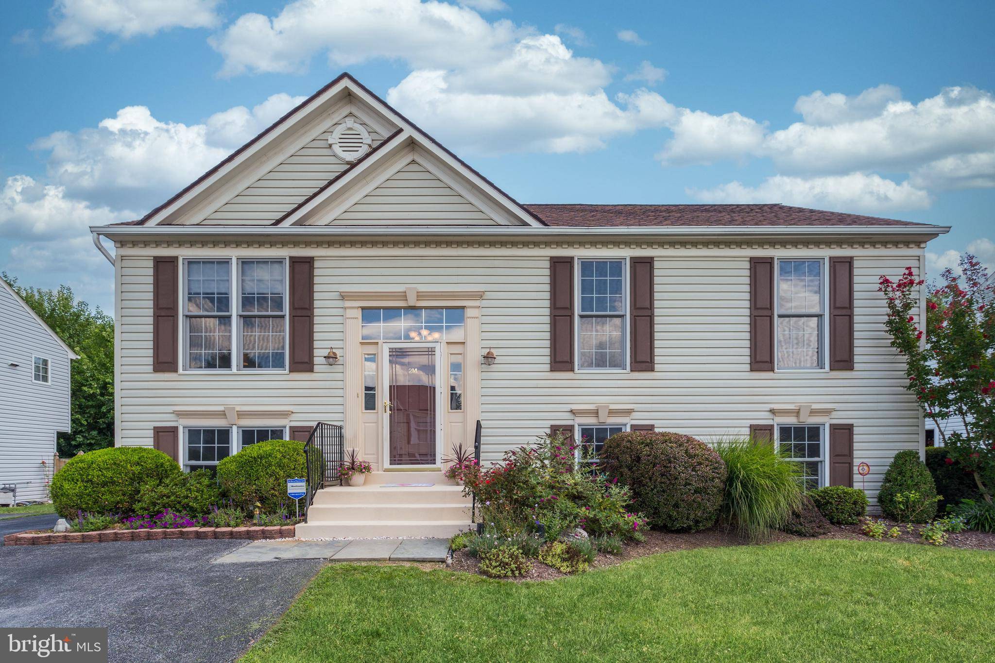 214 WINTER BROOK DR, Walkersville, MD 21793
