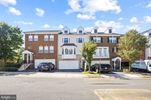 Alexandria, VA 22315,6897 ROLLING CREEK WAY