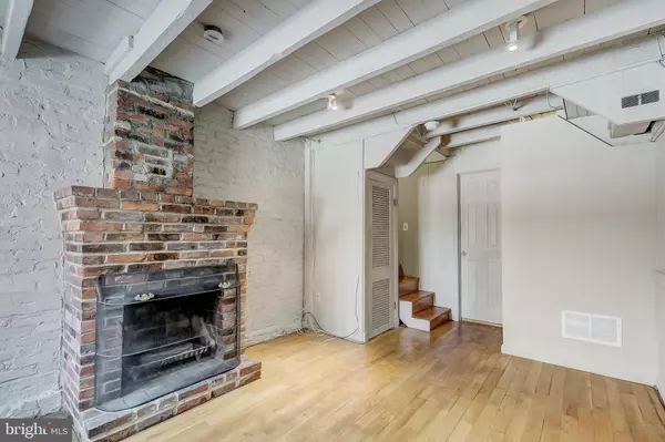 Baltimore, MD 21230,221 E CHURCHILL ST