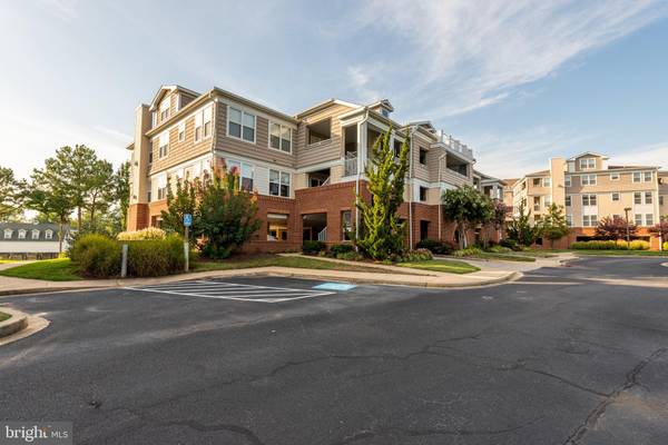 422 OYSTER BAY PL #303, Solomons, MD 20688