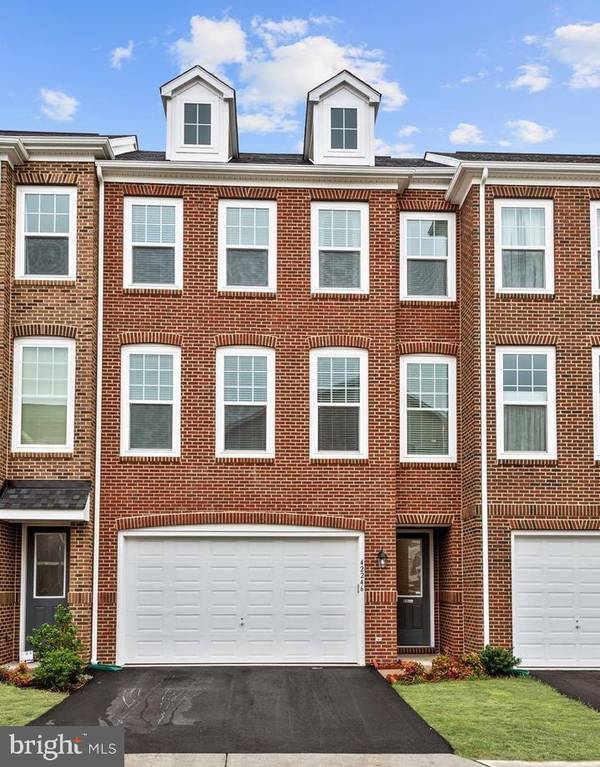 42246 LANCASTER WOODS SQ, Chantilly, VA 20152