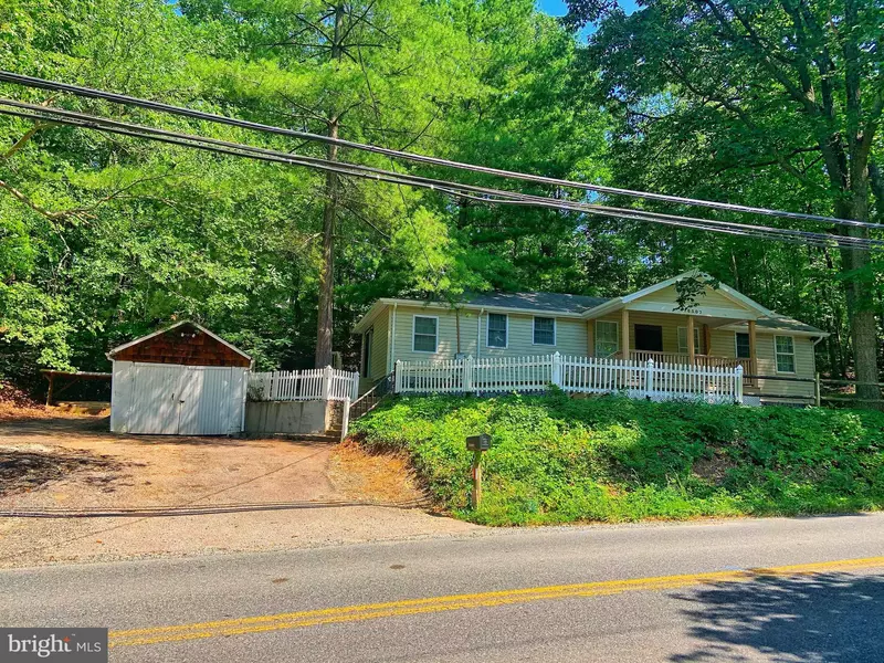 18307 OLD TRIANGLE RD, Triangle, VA 22172