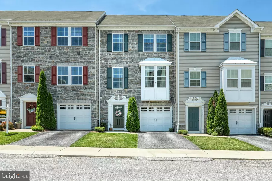 948 STONEHAVEN WAY #9, York, PA 17403