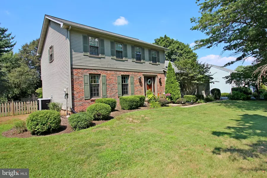 2579 SPRING VALLEY RD, Lancaster, PA 17601