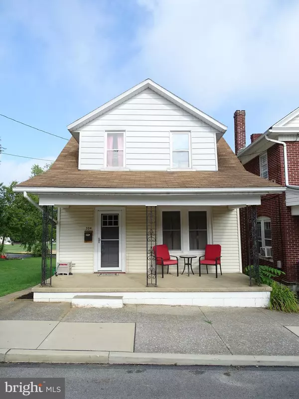 204 S CHARLES ST, Dallastown, PA 17313