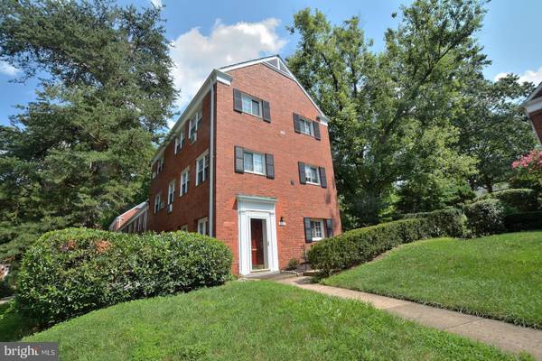 3463 MARTHA CUSTIS DR, Alexandria, VA 22302