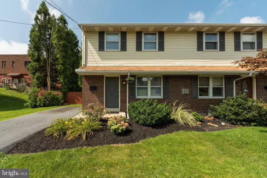 842 S MOUNT JOY ST, Elizabethtown, PA 17022