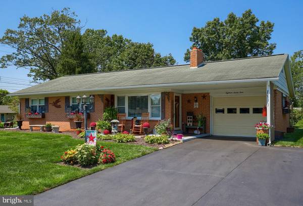 1899 MARIGOLD RD, York, PA 17408