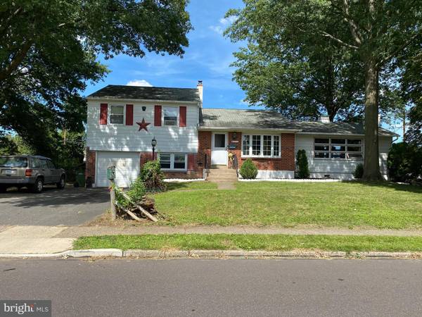 111 WOODLYN AVE, Willow Grove, PA 19090