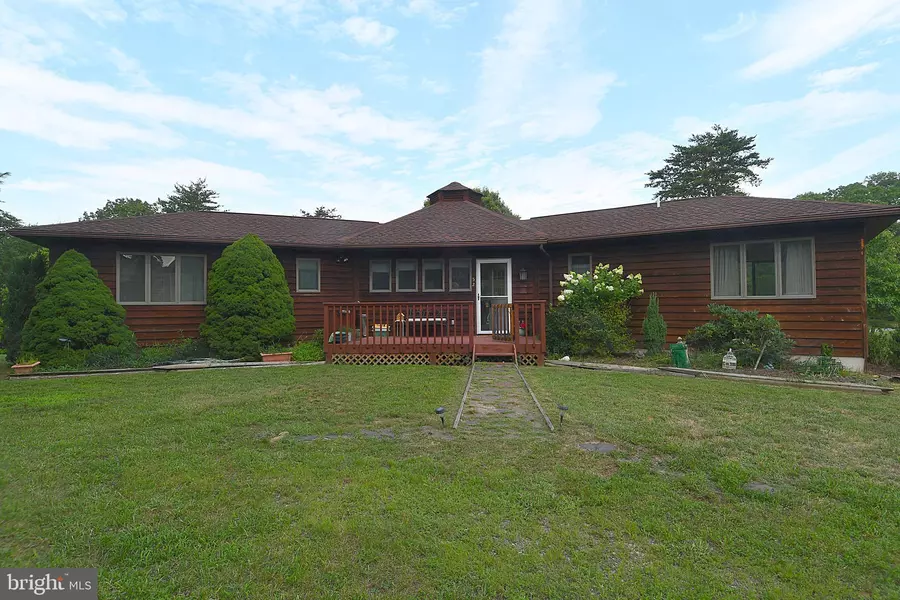 52 HIGHROCK TRAIL, Berkeley Springs, WV 25411