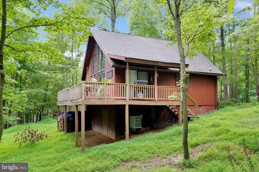 10 PILEATED WOODPECKER LN, Hedgesville, WV 25427