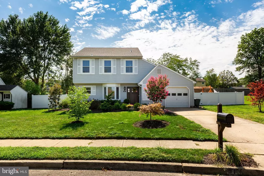 31 SADDLE DR, Mount Laurel, NJ 08054