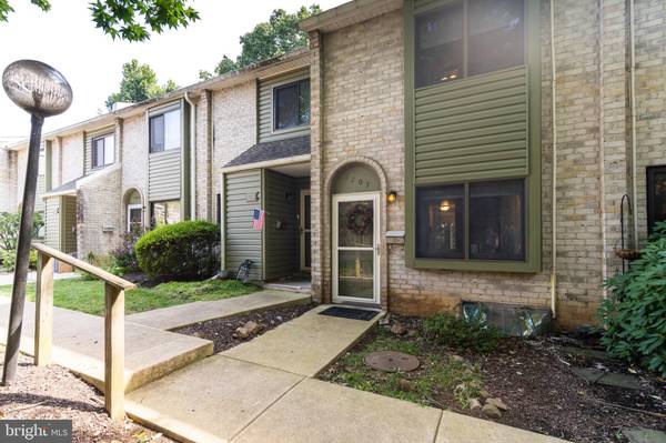 1207 VALLEY DR, West Chester, PA 19382