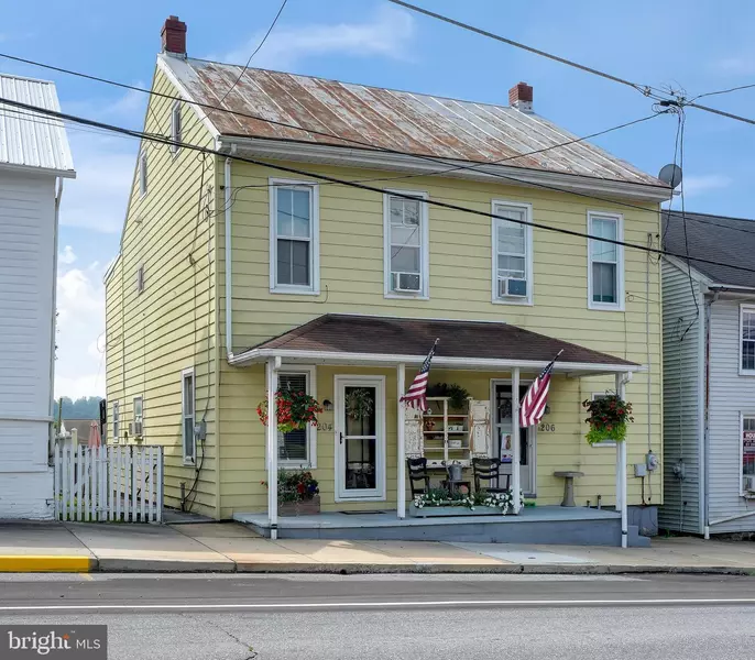 204 W MARKET ST, Jonestown, PA 17038