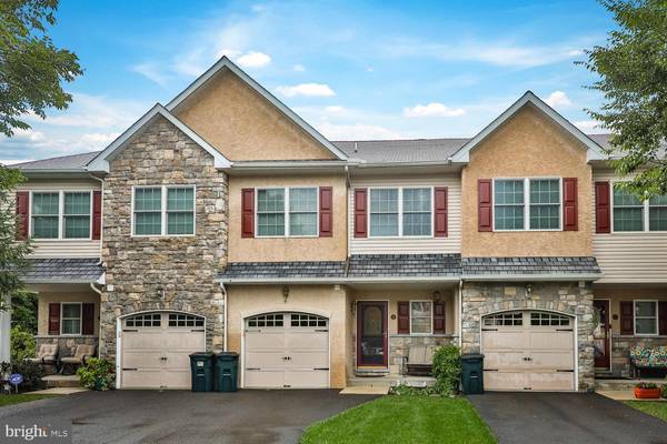 12 COBBLESTONE CIR #12, Hatboro, PA 19040