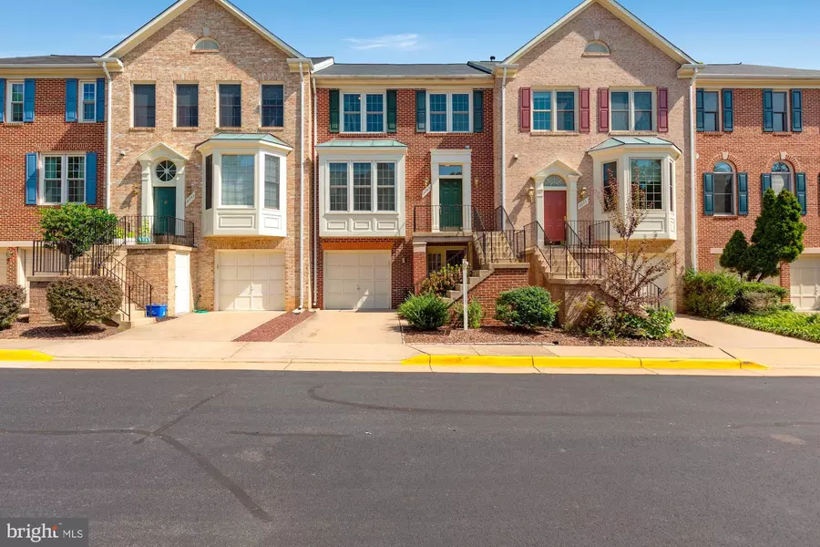 2245 JOURNET DR, Dunn Loring, VA 22027