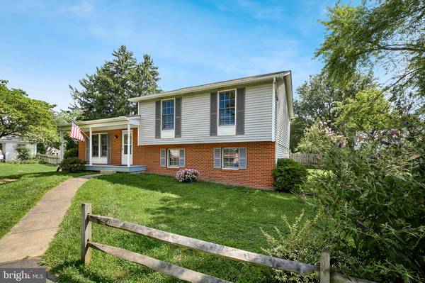 110 S 32ND ST, Purcellville, VA 20132