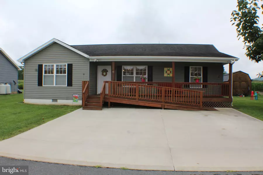 41 HISER ST, Moorefield, WV 26836