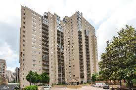 Arlington, VA 22202,1211 S EADS ST #1208