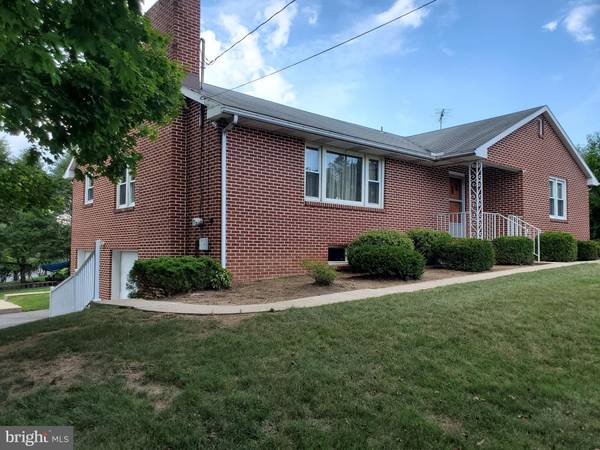 35 MOUNT ROCK RD, Newville, PA 17241