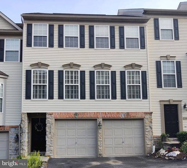 2710 STEEPLE CHASE DR, York, PA 17402