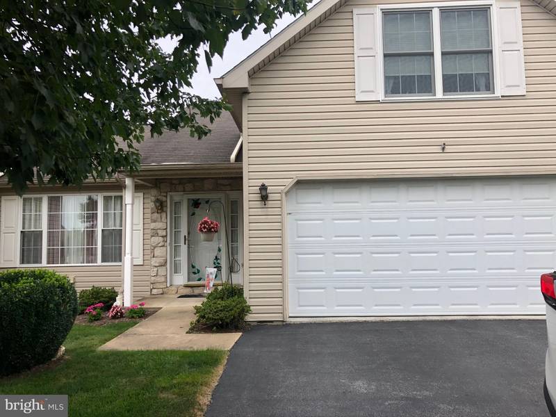 2113 WEEPING WILLOW LN, Mount Joy, PA 17552