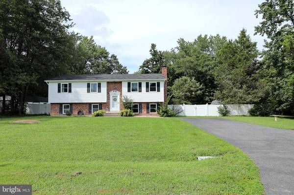 8208 LAKEVIEW DR, Pomfret, MD 20675