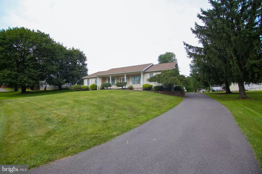 130 EISENHOWER BLVD, Roseto, PA 18013