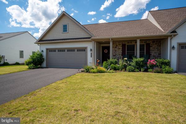 5211 SUMMERFIELD DR, Mount Joy, PA 17552