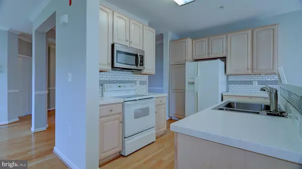 Alexandria, VA 22312,6480 CHEYENNE DR #302