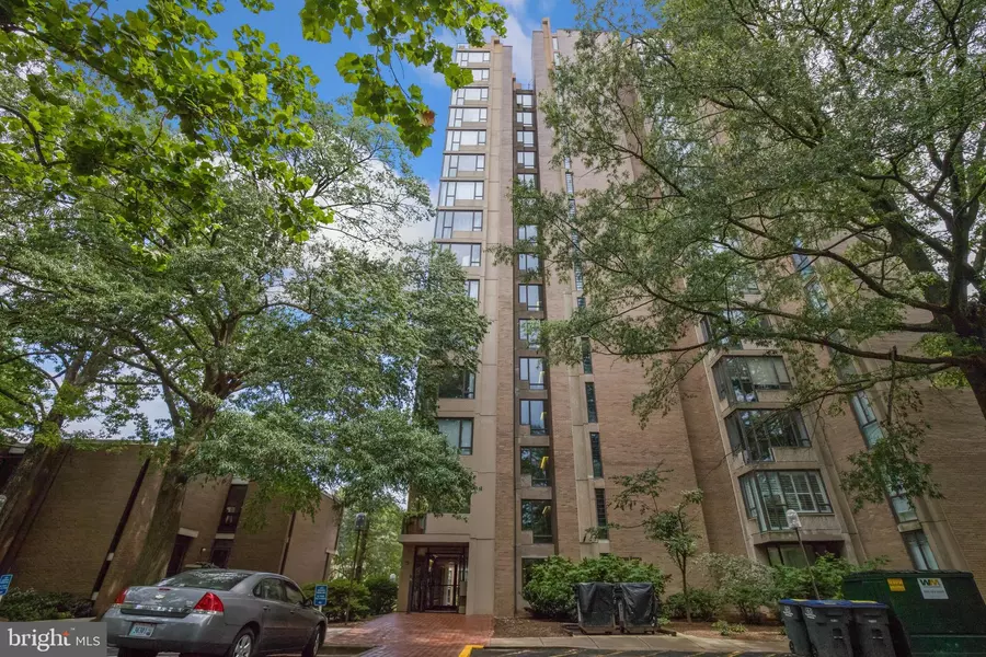 11400 WASHINGTON PLZ W #404, Reston, VA 20190